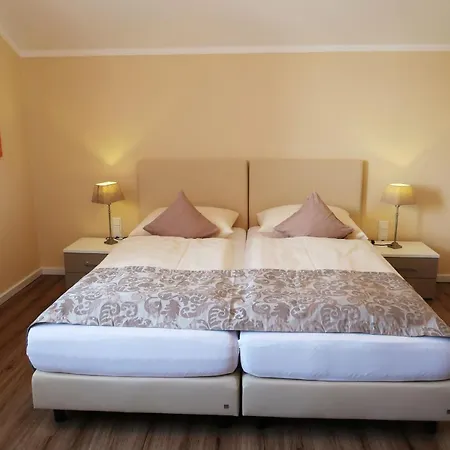 فندق Garni Bellevue 2*