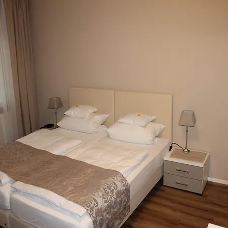 فندق Garni Bellevue 2*