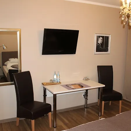 فندق Garni Bellevue 2*