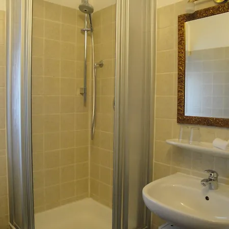 فندق Garni Bellevue 2*