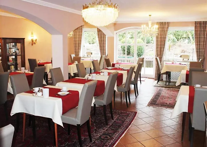Hotel Garni Bellevue 2*